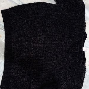 Beautiful black heart sleeve sweater